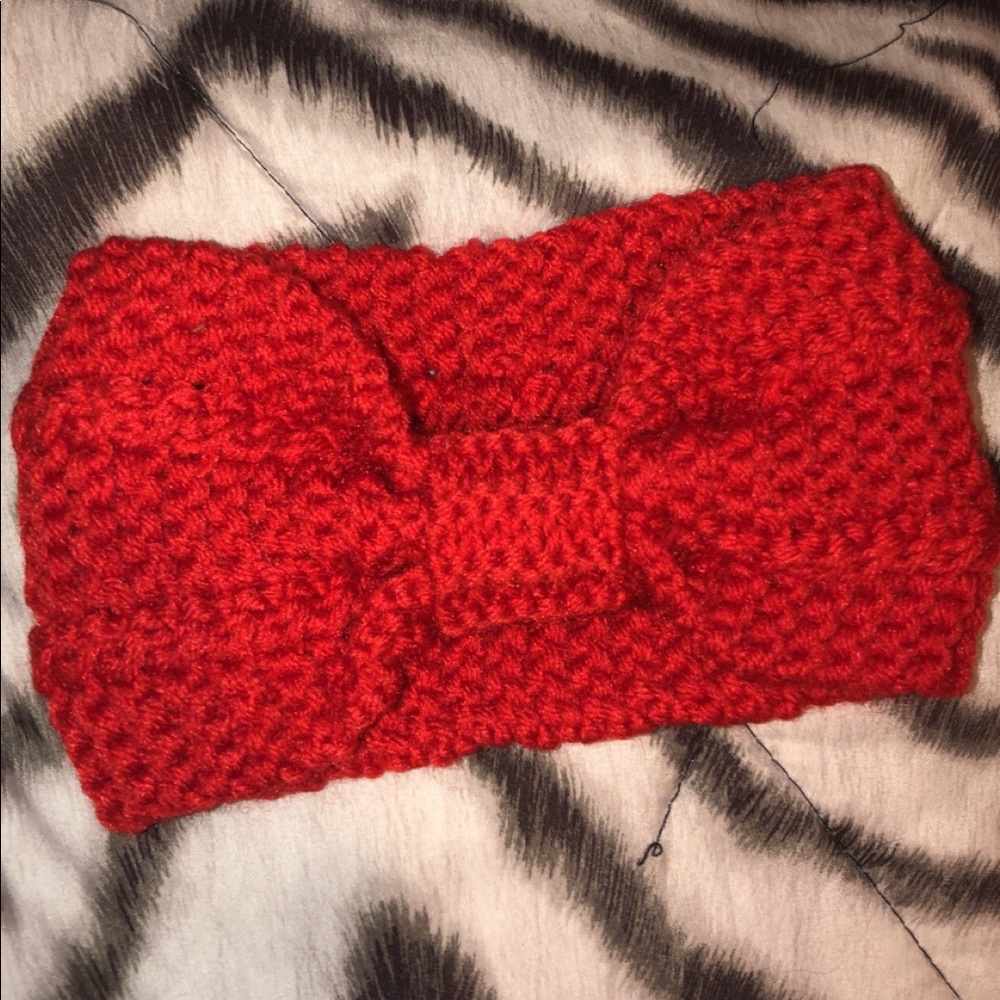 Very cute red headband
